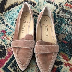 Blush velvet sole society loafers